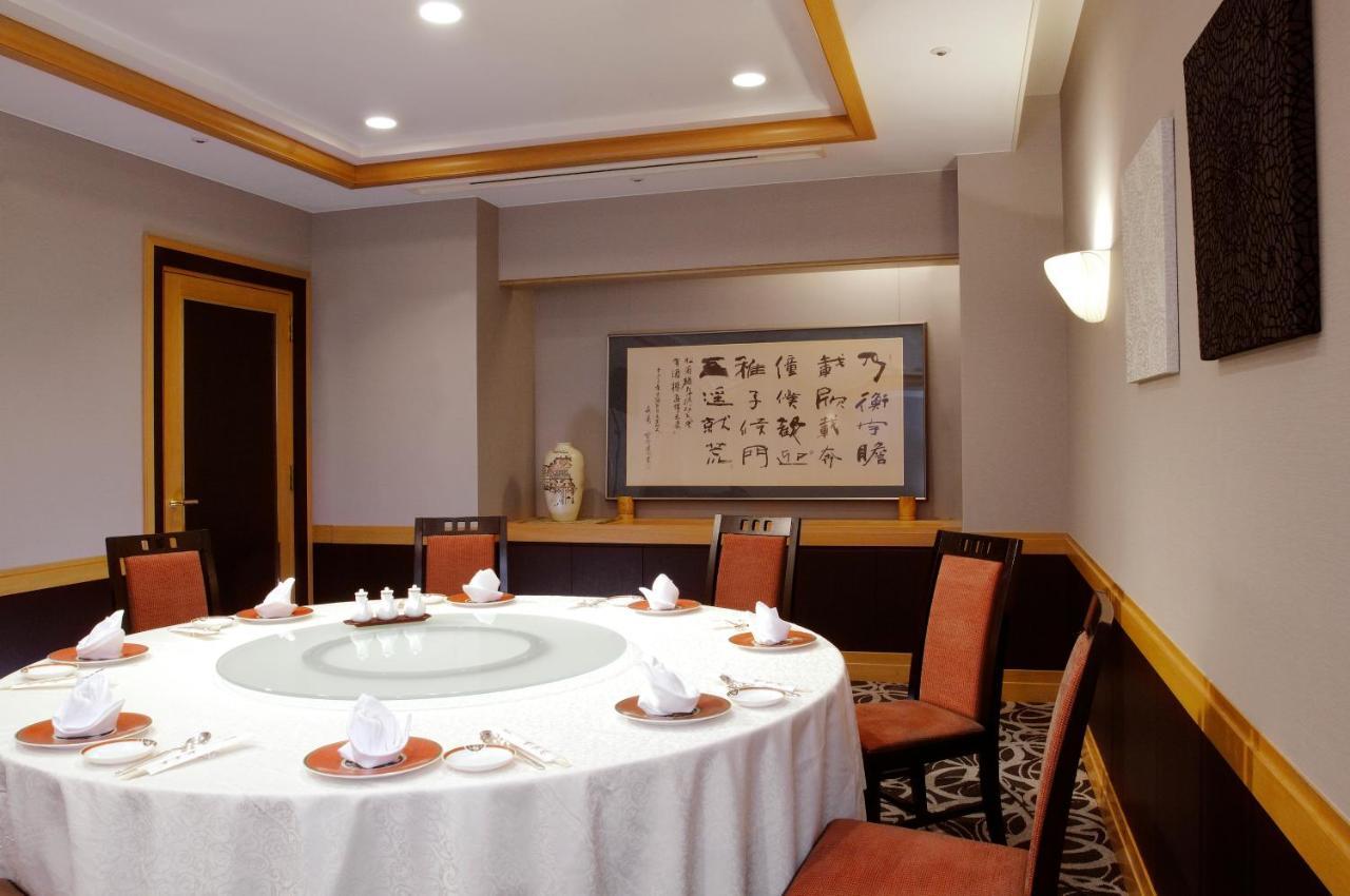 Okura Act City Hotel Hamamatsu Exterior foto A private dining room at the Shangri-La Hotel, Kuala Lumpur