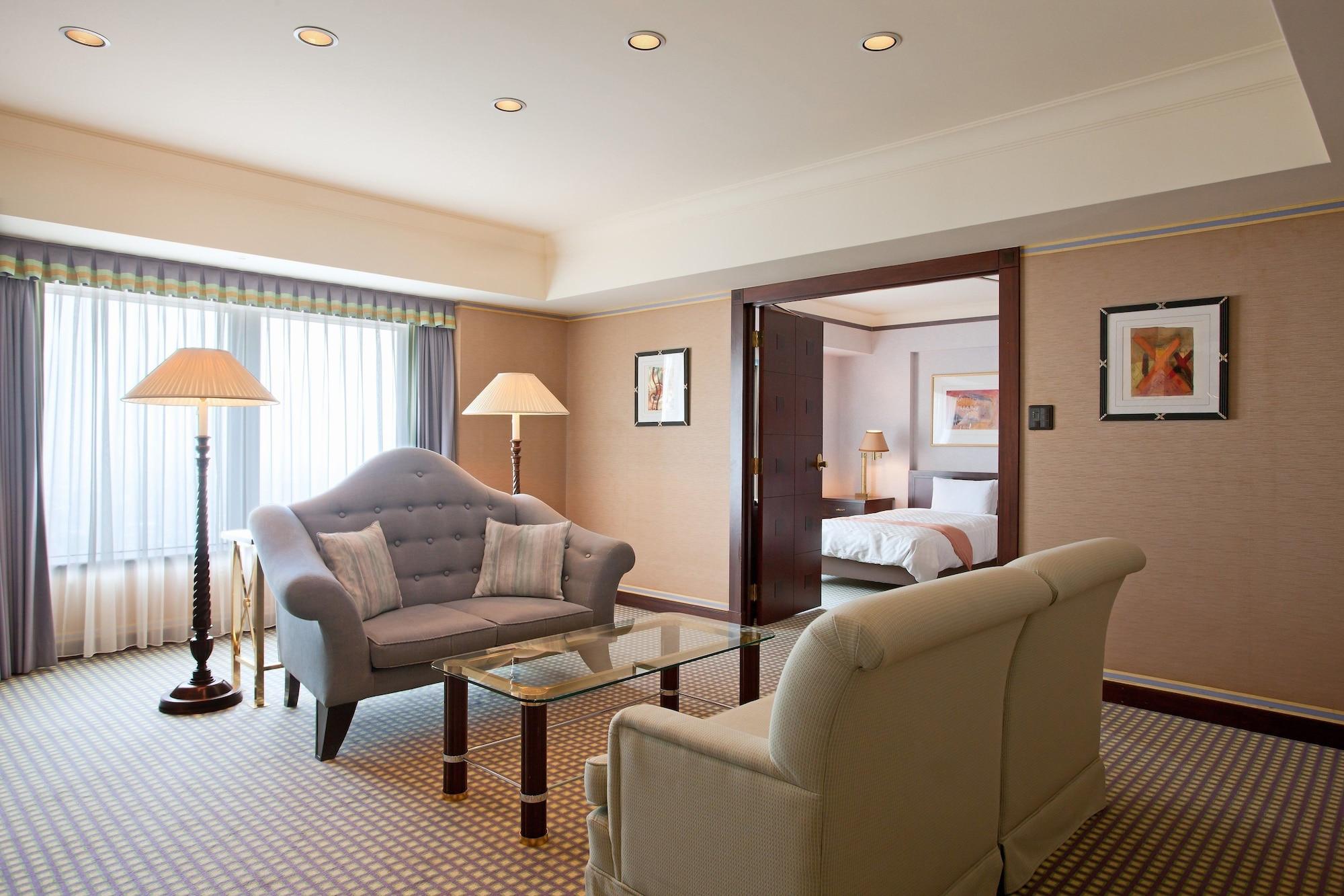 Okura Act City Hotel Hamamatsu Habitación foto A suite at the hotel